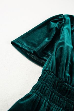 Дамска дълга кадифена рокля в тъмнозелено с къс ръкав