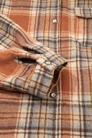 Women’s Plus Size Plaid Shirt Jacket with Pocket and Curved Hem