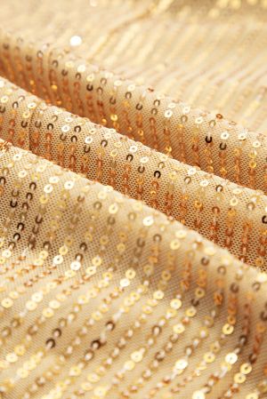 Дамска елегантна златиста блуза с пайети и висока яка