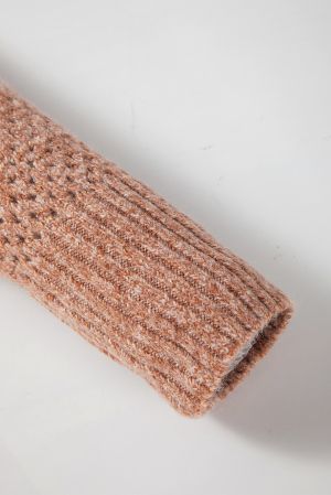 Дамски кафяв пуловер с V-образно деколте