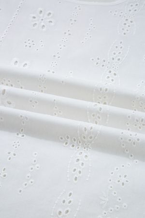 Дамска блуза в бяло с бродерия и ластични маншети, 100% памук