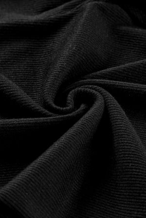 Дамски черен еластичен клин с висока талия и ефектни цепки