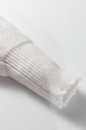 Дамска жилетка в бяло с перлени детайли