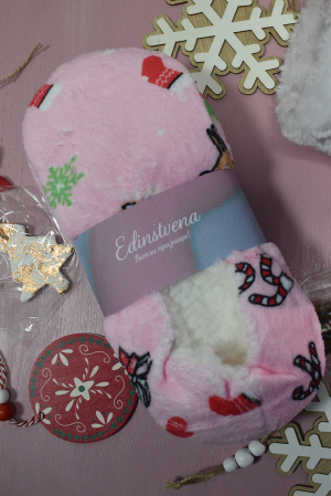 Christmas Plush Slippers in Pink