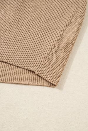 Дамска бежова плетена рокля тип пуловер с перлени акценти