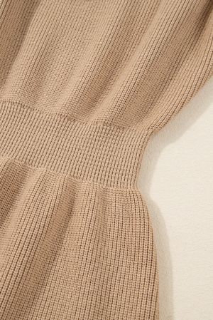 Дамска бежова плетена рокля тип пуловер с перлени акценти