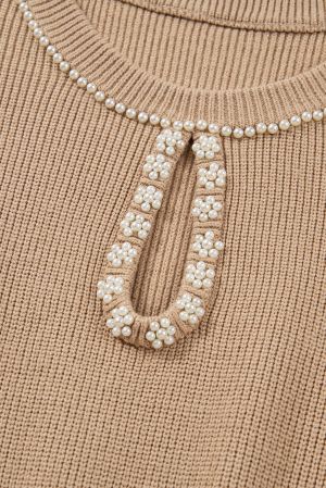Дамска бежова плетена рокля тип пуловер с перлени акценти
