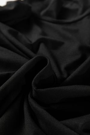 Дамско черно вталено поло от еластична материя