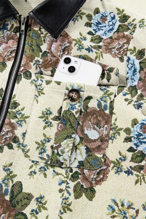 Дамско яке с принт на цветя и контрастна яка