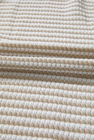 Дамска блуза на райе в бежово и бяло с широк комфортен силует