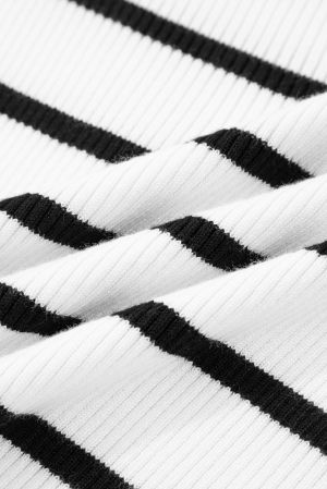 Дамска раирана блуза с дълъг ръкав и вълнообразно деколте