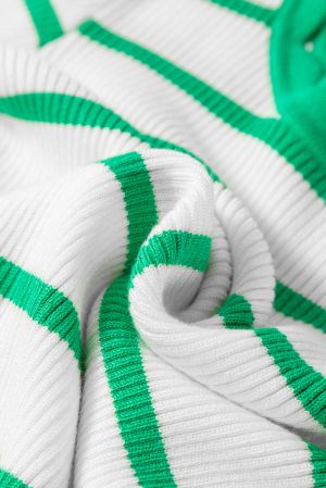 Дамска раирана блуза с дълъг ръкав и вълнообразно деколте