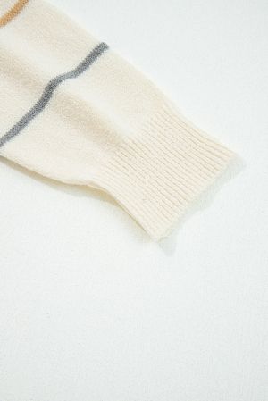 Дамска жилетка на райе в неутрални тонове