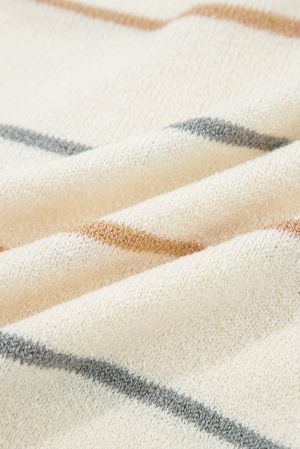 Дамска жилетка на райе в неутрални тонове