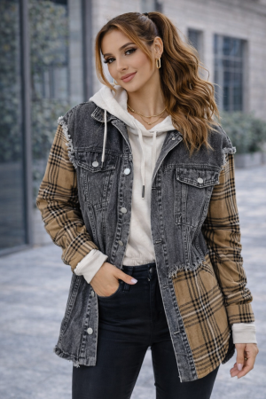 Дамско дънково яке в сиво с карирани детайли в кафяво