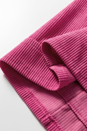 детайл на подгъв розова рокля