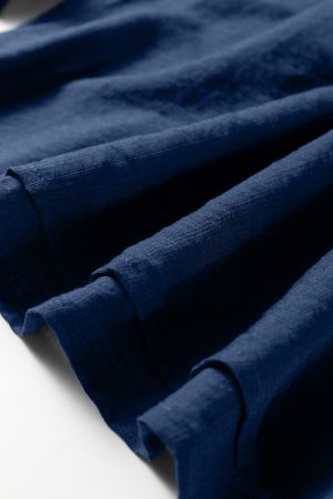 Дамска тъмносиня блуза с V-образно деколте и декоративен кант