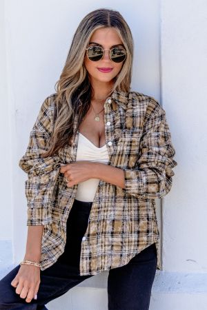 Women’s Plaid Shirt with Long Sleeves