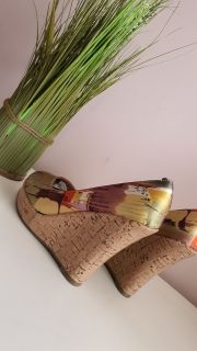 Цветни дамски обувки на платформа