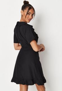 Черна дамска рокля с къдрички