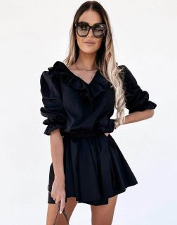 Кокетна къса рокля в черно