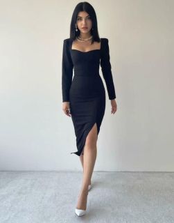 Стилна рокля в черно