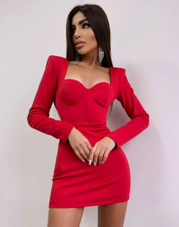 Елегантна дамска рокля в червено