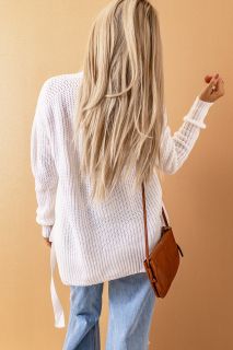 Дамски пуловер тип жилетка в бяло