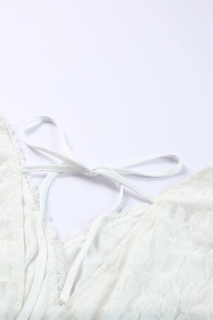 Дамска дълга дантелена рокля в бяло с дълъг ръкав