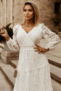 Дамска дълга дантелена рокля в бяло с дълъг ръкав