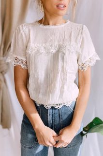 Дамска памучна блуза в бяло с ефектна бродерия