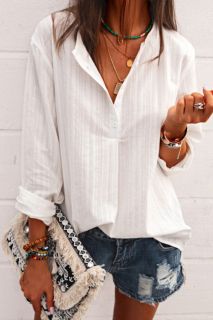Дамска блуза с дълъг ръкав и копчета в бяло