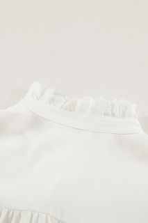 Дамска риза с дълъг ръкав в бяло