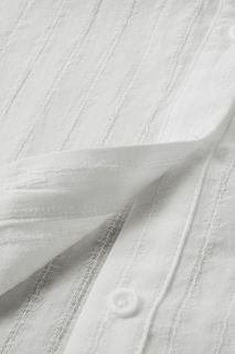 Дамска ефектна риза с дълъг ръкав в бяло