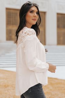 Дамска елегантна блуза с дълъг ръкав в бяло