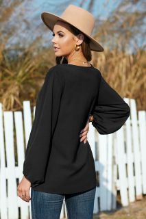 Дамска блуза в черно с дълъг ръкав и дантела