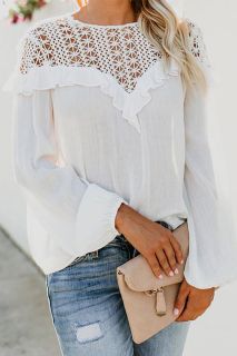 Дамска блуза в бяло с дълъг ръкав и къдрички