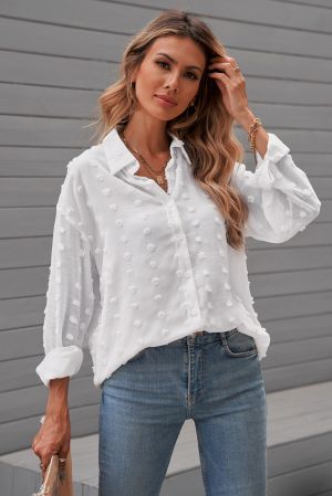 Дамска риза в бяло с дълъг ръкав и принт на точки