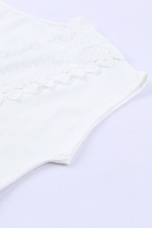 Дамски памучен топ в бяло с ефектна дантела