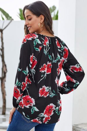 Дамска блуза в черно с принт на цветя