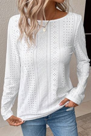 Дамска блуза в бяло с дълъг ръкав и V-образен гръб с дантела