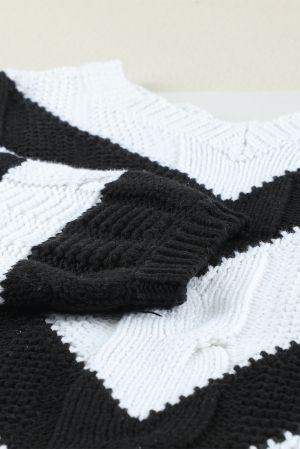 Дамски ефектен пуловер в черно и бяло