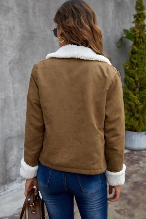 Дамско късо палто в кафяв цвят