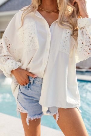 Дамска памучна риза в бяло с дълъг ръкав и бродерия