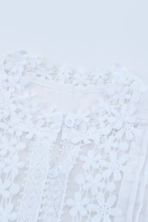 Дамска риза в бяло с къс ръкав и ефектна бродерия