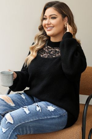 Дамски макси пуловер в черно с дантела