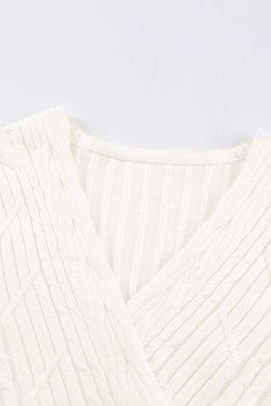 Дамски пуловер в бяло