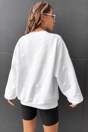 Дамска блуза в бяло с дълъг ръкав и релефен принт на звезди