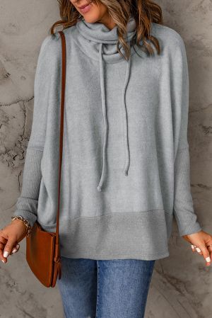 Дамски пуловер в сиво с обемна поло яка и връзки