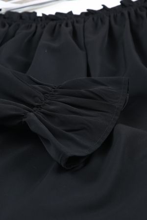 Дамска блуза в черно с паднало ластично деколте